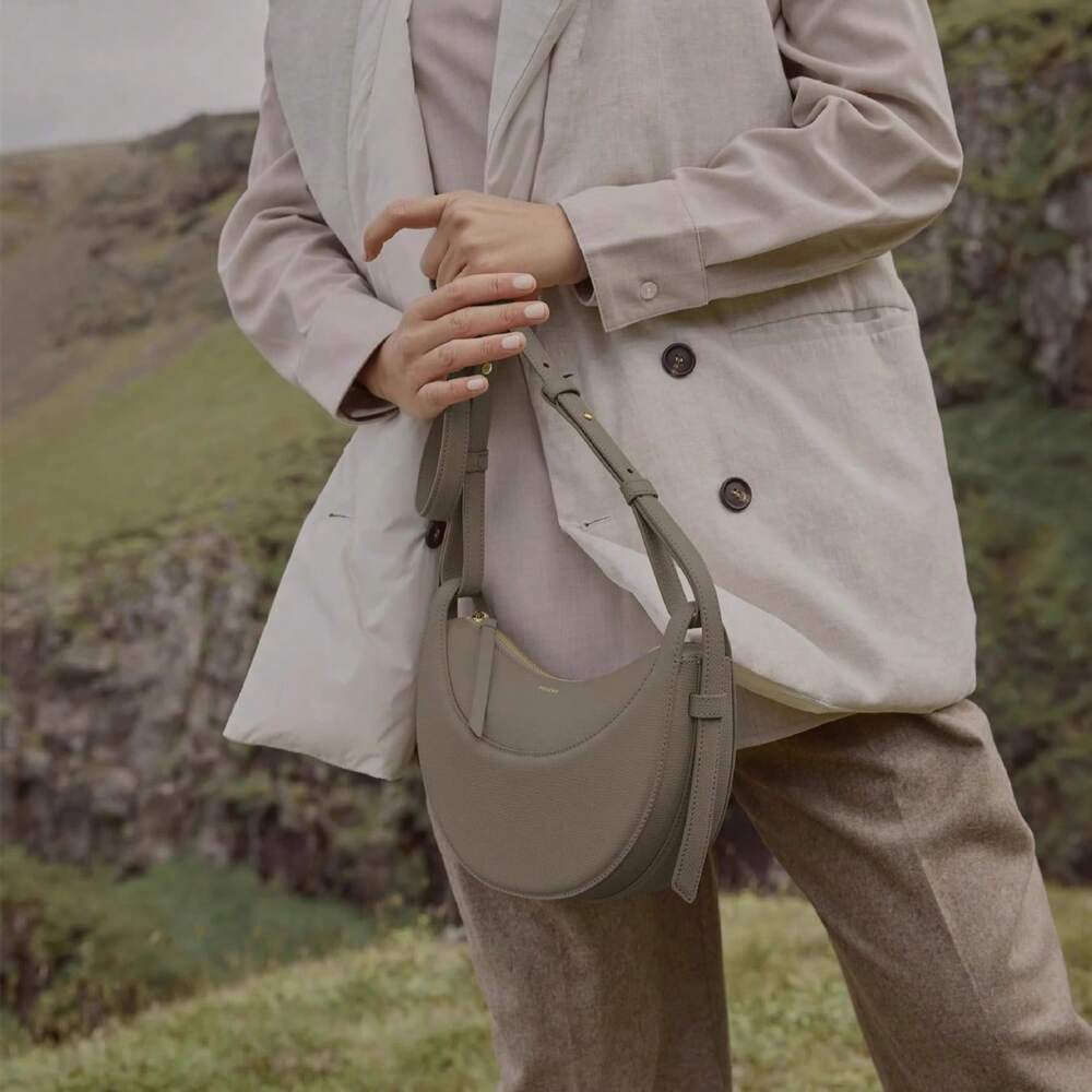 Women's Crescent Saddle Bag French Retro Half Circle Shoulder Underarm Tote Handbag Messenger Crossbody Bag Elegant Minimalist Style